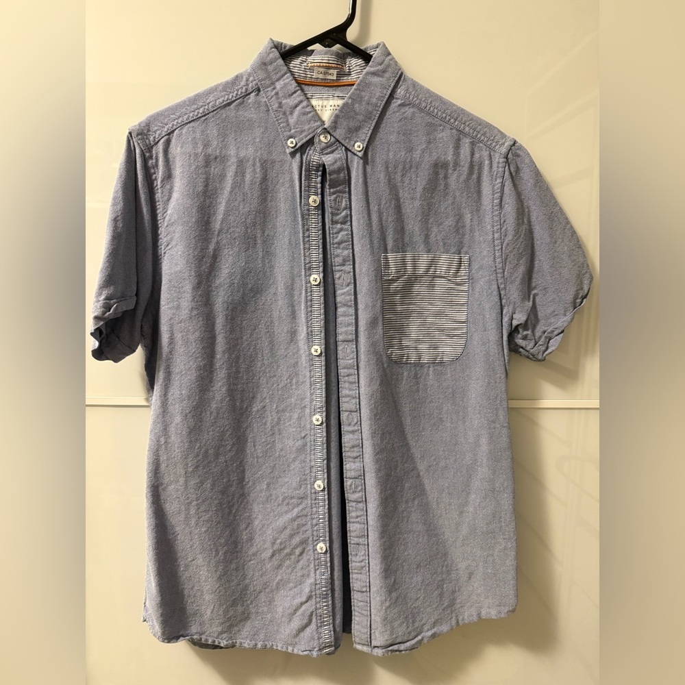 💸CLEARANCE 4 for $15💸 Cactus Man Blue Denim Casual Button Down Shirt